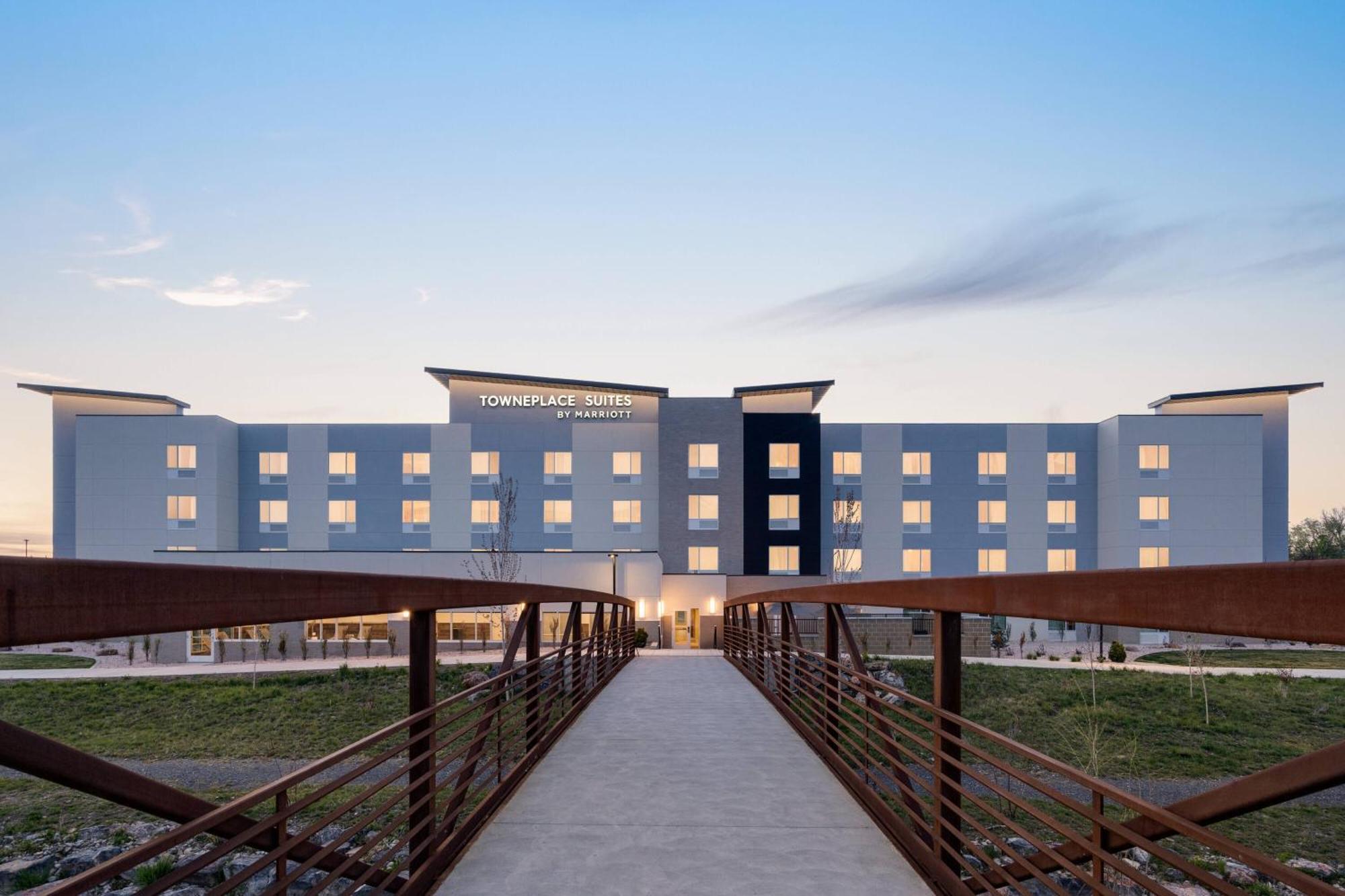 Towneplace Suites By Marriott Logan Kültér fotó